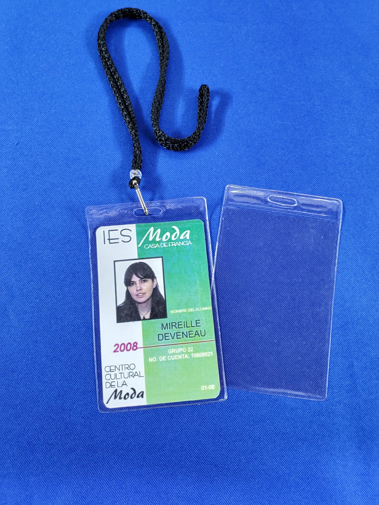 Porta gafete vertical La casita